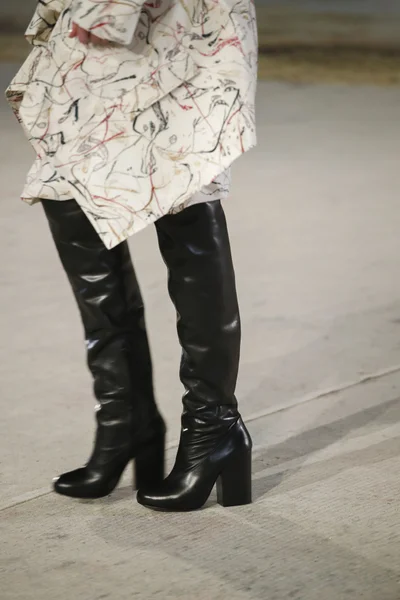 Look 60